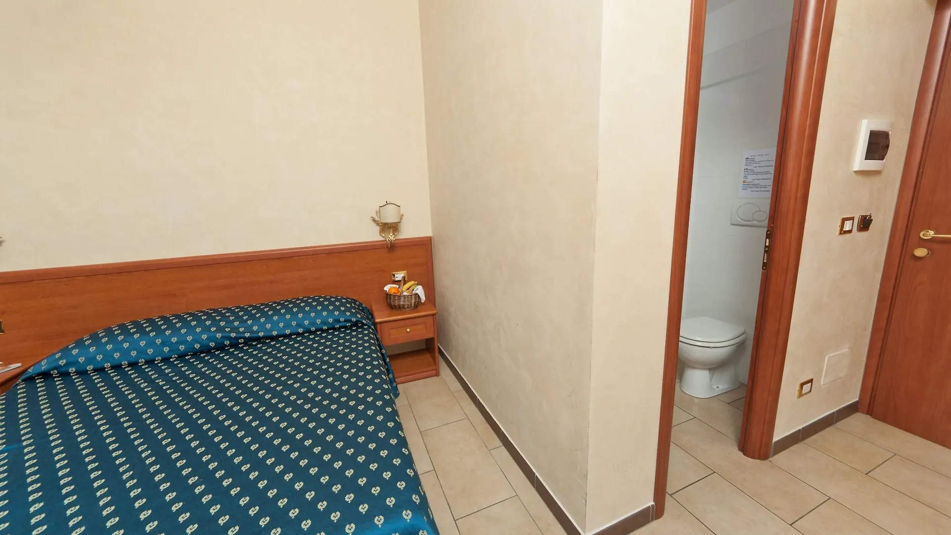 ** Гостевой дом Cesar Palace Guesthouse Рим Италия
