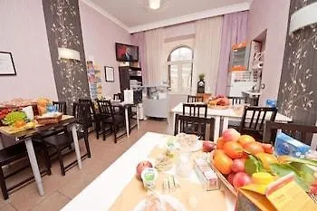 ** Гостевой дом Cesar Palace Guesthouse Рим Италия