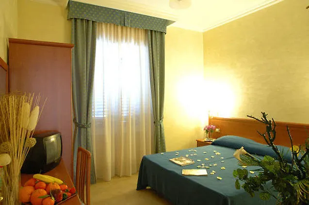 Cesar Palace Guesthouse Рим Гостевой дом