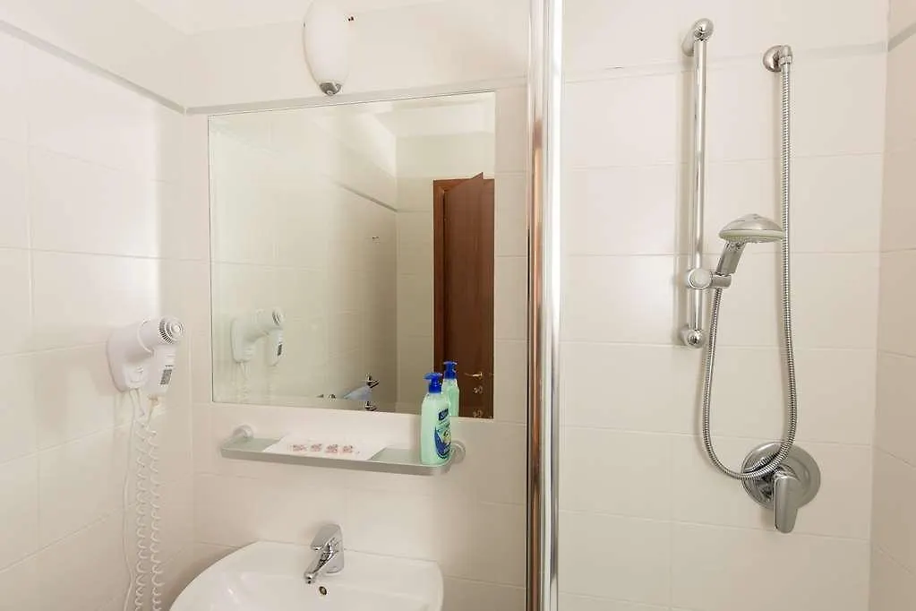 Cesar Palace Guesthouse Рим